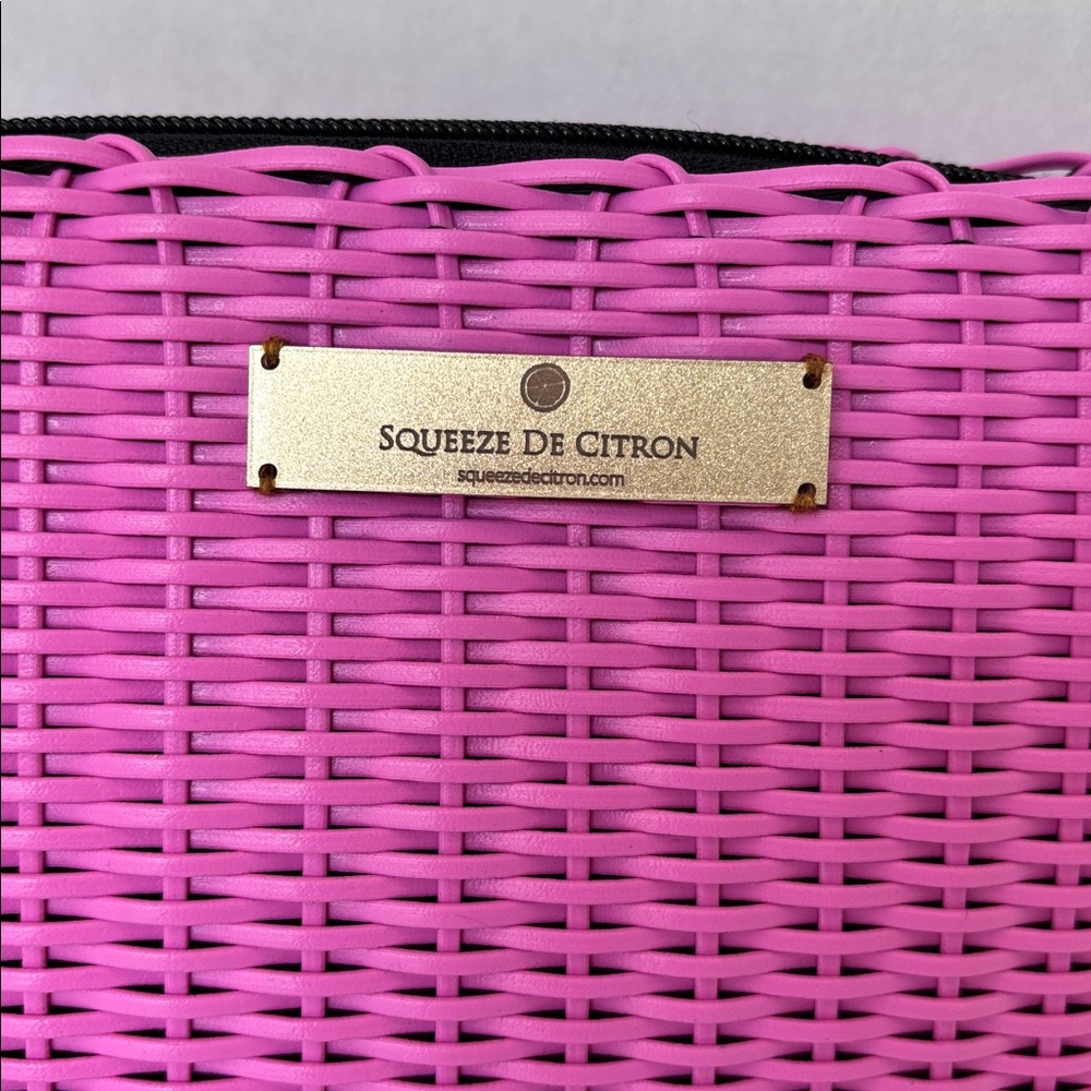 Squeeze De Citron Vibrant Pink Woven Clutch with Tassel - Picture 2 of 7